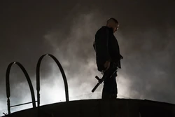 Castle vise sa cible Grotto