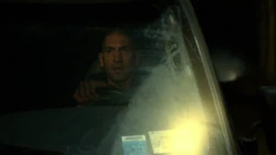 Le Punisher roule sur deux chiens de l'enfer