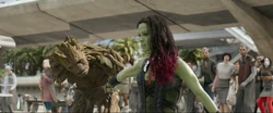 Gamora poignarde 