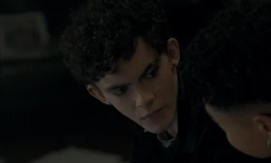 Kaplan parle des runes à Eddie