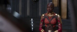 Okoye se dispute avec 