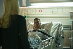 Castle parle seul à Karen Page