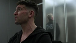 Castle est interrogé sur toutes les cibles de Cerberus