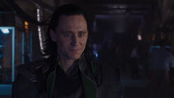 TVA Veste portée par Loki (Tom Hiddleston) dans Loki TV show tenues (Saison  1 Épisode 3)