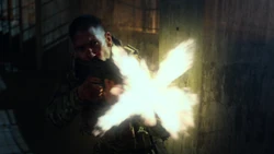 Castle tirant agressivement sur l'ennemi