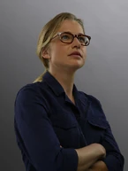 Louise Fisher (Ellen Woglom)[4]