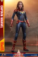 Captain Marvel Hot Toys 11