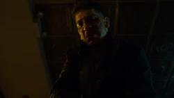 Castle bat Chaney à mort avec son arme