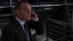 Coulson appelle 