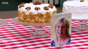 Technical challenge walnut cakes on the gingham alter.