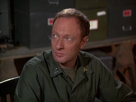 Hildebrand at the 4077th-divided we stand.jpg (30 KB) Hildebrand in field uniform at the 4077th