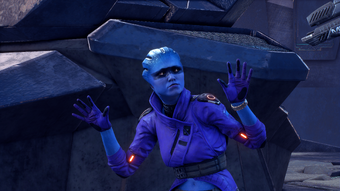 Glomping strangers on a strange planet is one way to get (almost) shot