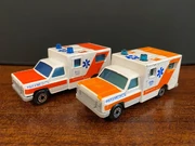 MB25 Ambulance - dark & pale orange stripe variations
