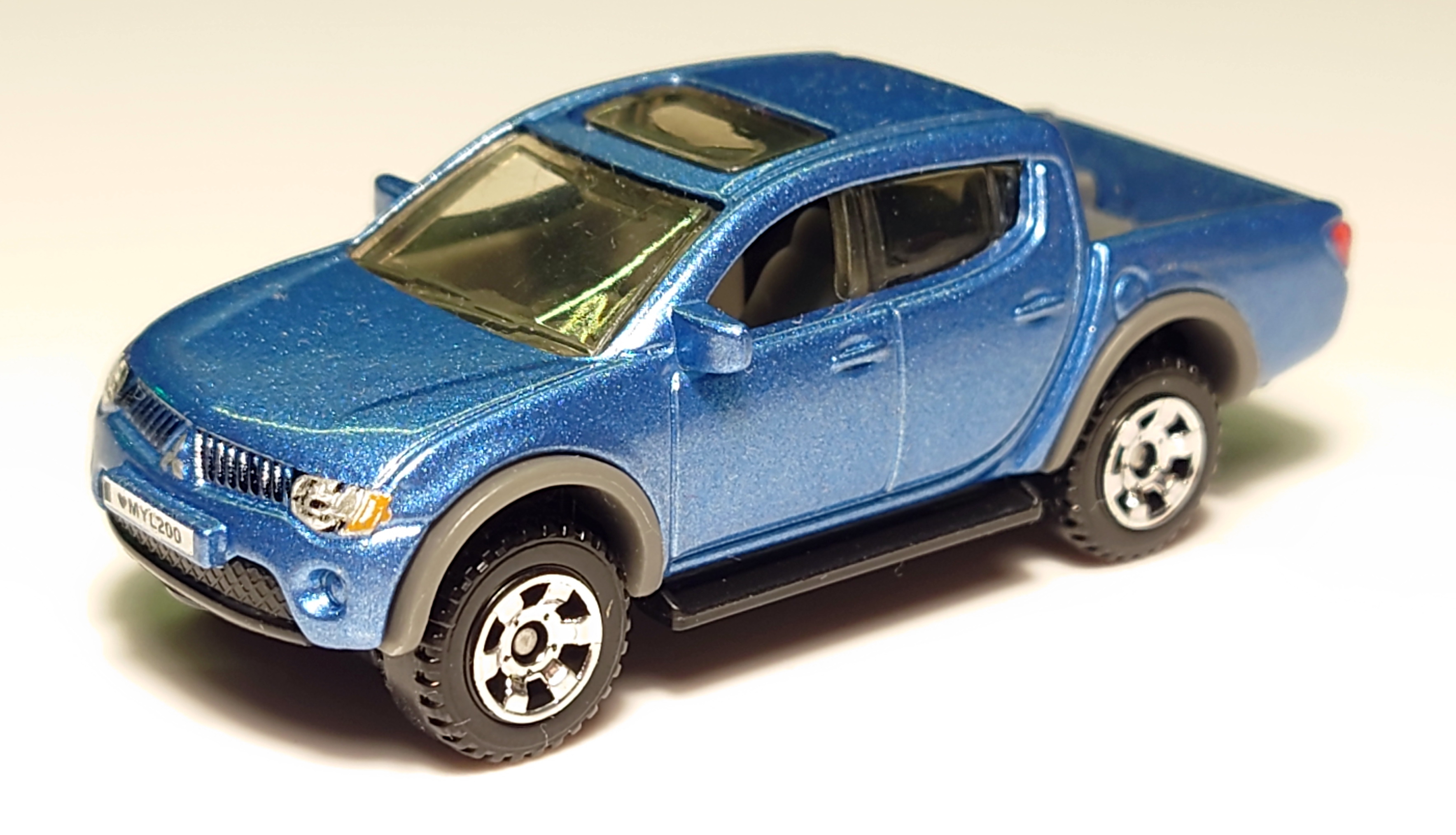 Matchbox mitsubishi sales l200 triton