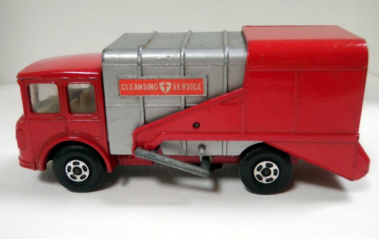 大人気定番商品 MATCHBOX（マッチボックス）ごみ収集車 REFUSE