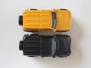 FordBronco2021sIMG 8876new2.jpg (95 KB) 2021 Ford Bronco 2022 Moving Parts orange version vs 2022 Matchbox Collectors black version