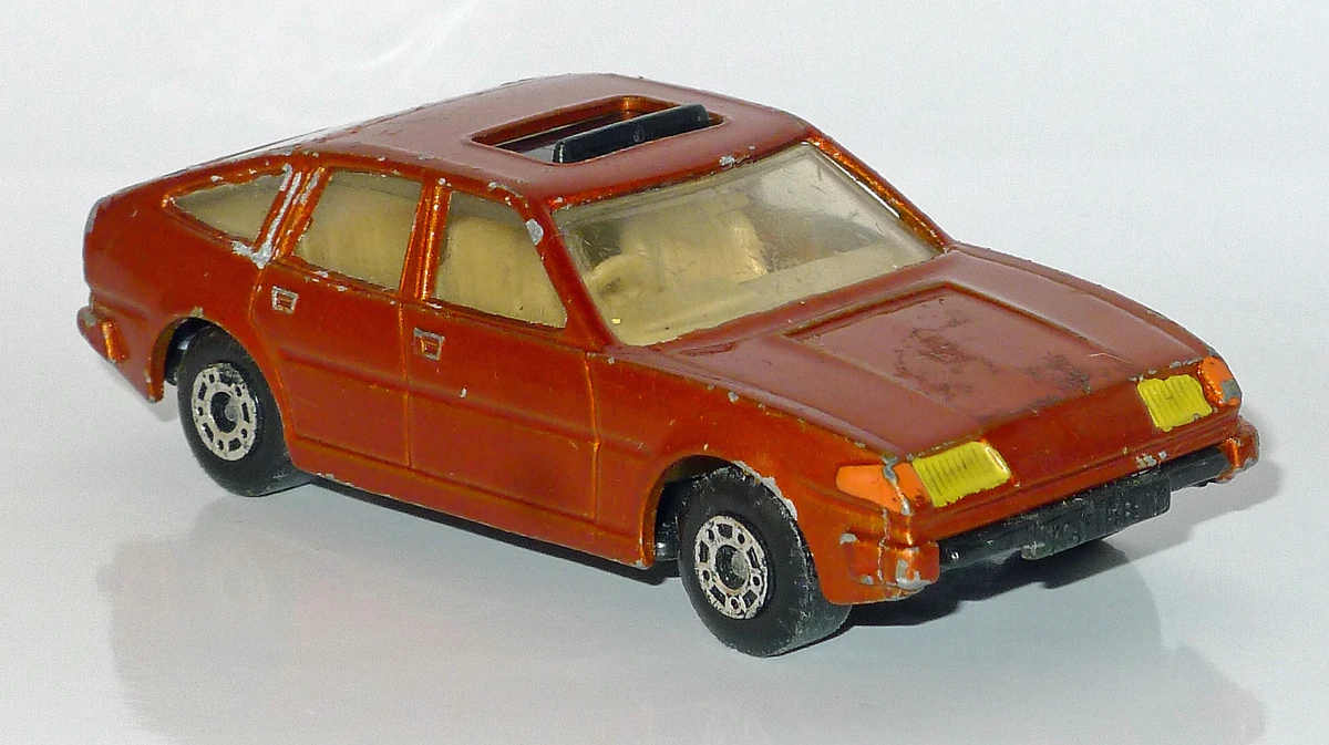 Rover 3500 SD1 Mk1 1976 – Matrix 1/43 – Résine – Or – Neuf