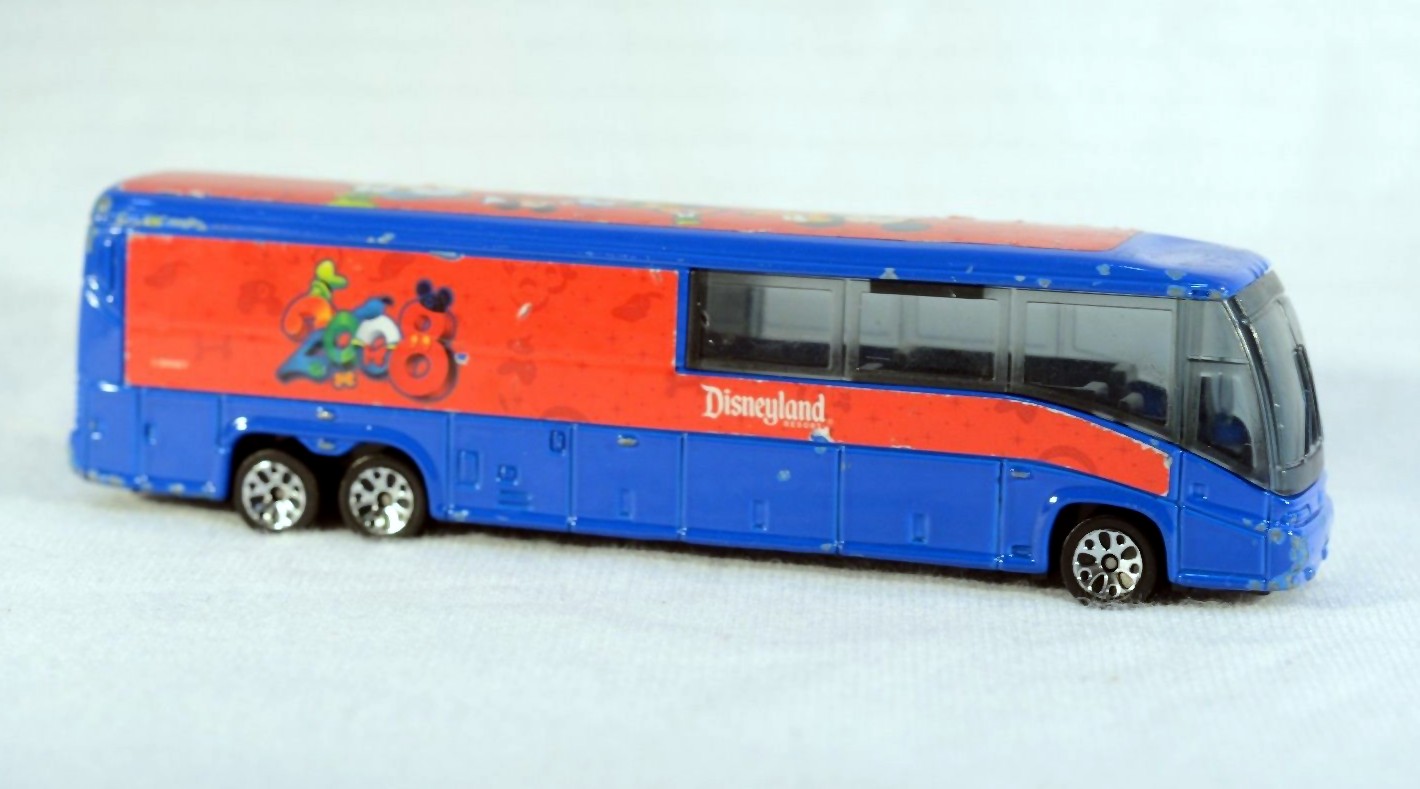 Matchbox Walt Disney World Disneyland Bus Theme Park Edition 2005 NEW