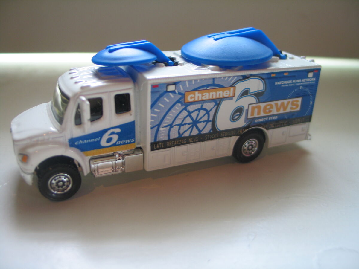 Freightliner M2 106 Satellite Truck (RW030) | Matchbox Cars Freightliner M2 106 Satellite Truck (RW030) | Matchbox Cars