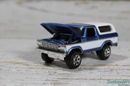 2 bronco.jpg (4.06 MB) Matchbox Moving Parts 1978 Ford Bronco