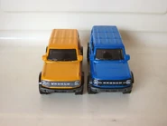 FordBronco2021sIMG 8829new2.jpg (95 KB) 2021 Ford Bronco 2022 Moving Parts orange version vs 2021 Ford Bronco (4-door) 2022 Mainline blue version