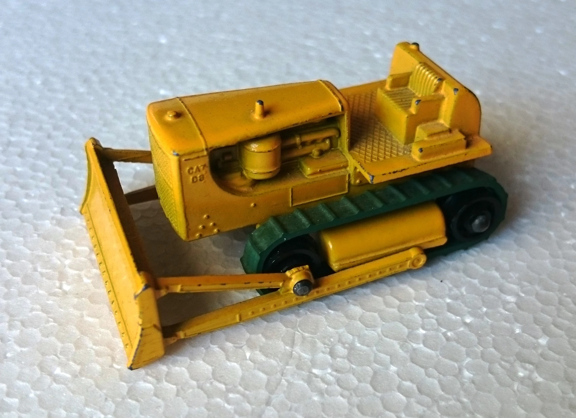 Caterpillar D8 Bulldozer (18D) Matchbox Cars Wiki Fandom