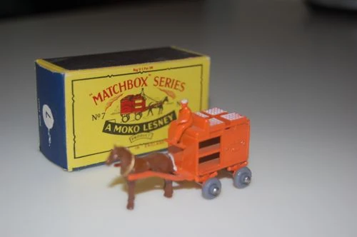 ミニカー MATCHBOX No.7 Horse Drawn Milk Float s-l400.jpg