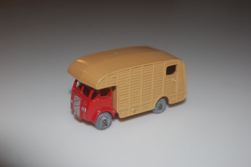 Marshall Horse Box | Matchbox Cars Wiki | Fandom