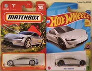 Matchbox Tesla Roadster with counterpart Hotwheels.jpg (2.52 MB) Matchbox Tesla Roadster with counterpart HW