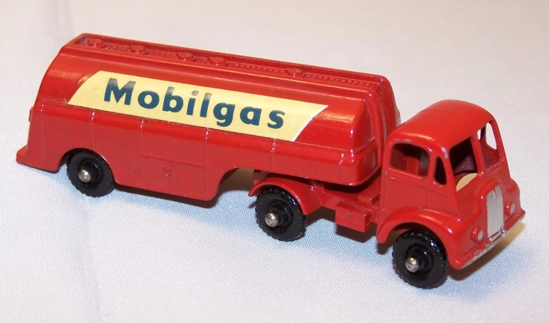 Thornycroft Tractor & 2400 Gallon Trailer Tanker (M-8) | Matchbox