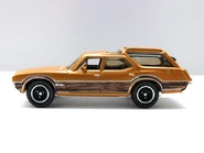 71OldsmobileVistaCruiser.jpg (83 KB)
