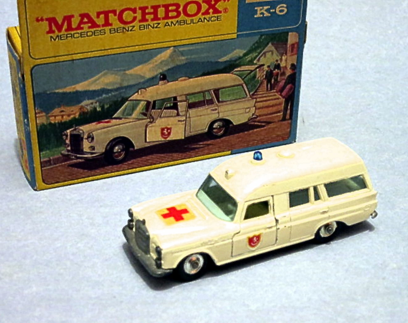 Matchbox mercedes benz ambulance deals