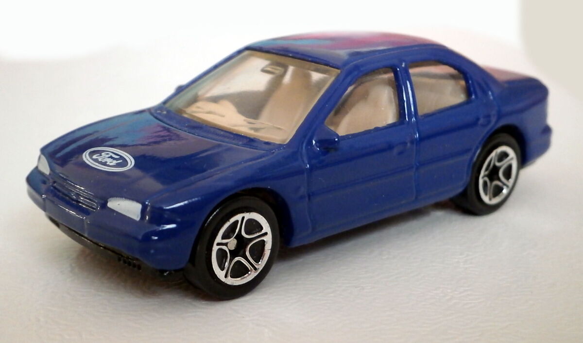 Hot wheels ford sales mondeo