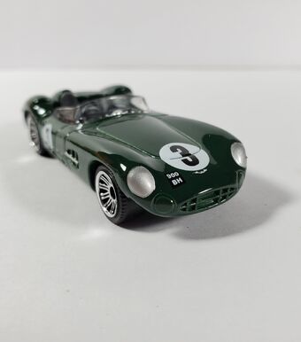 aston martin matchbox