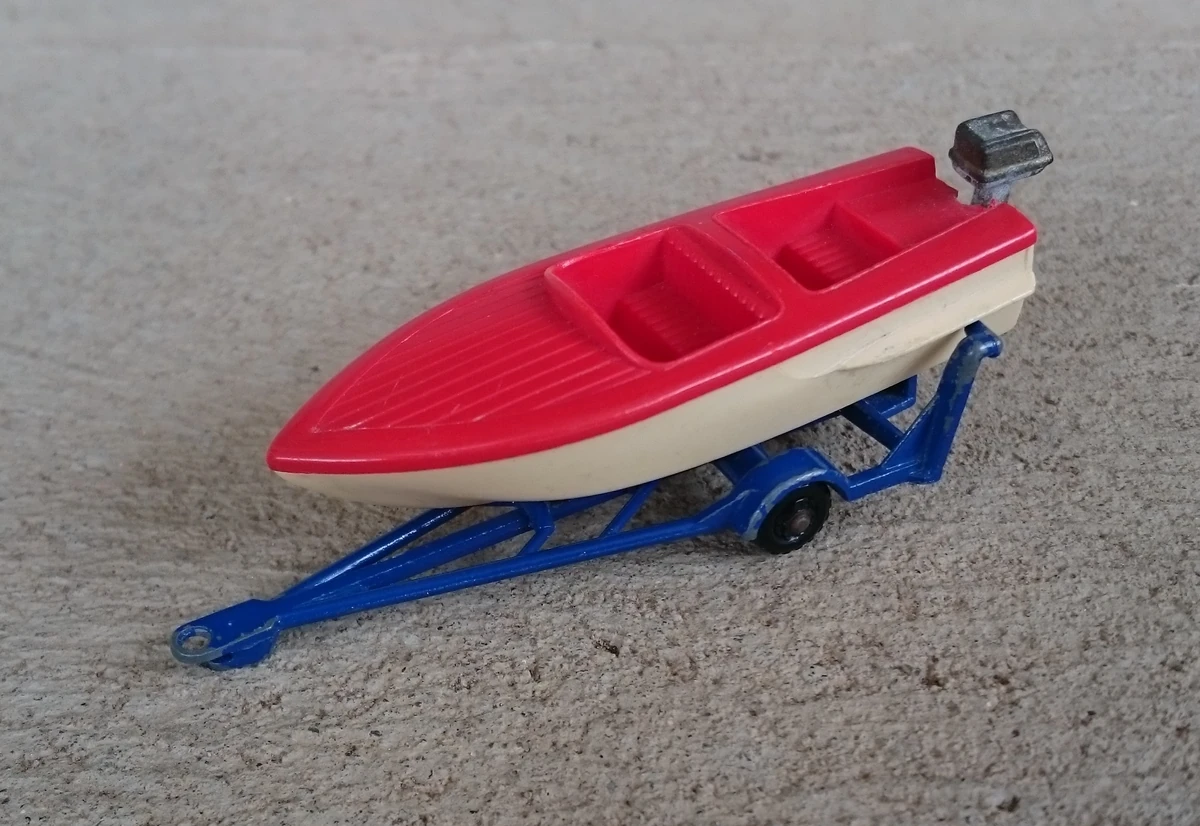 MATCHBOX SERIES - TRAILER WITH REMOVABLE SPORTS BOAT - N°48