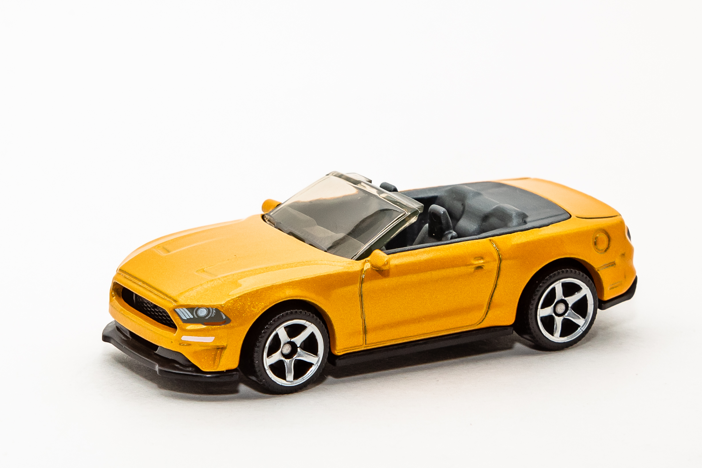 2020 Matchbox  Mustang Series  Red  '18 FORD MUSTANG CONVERTIBLE  MB16-021520 