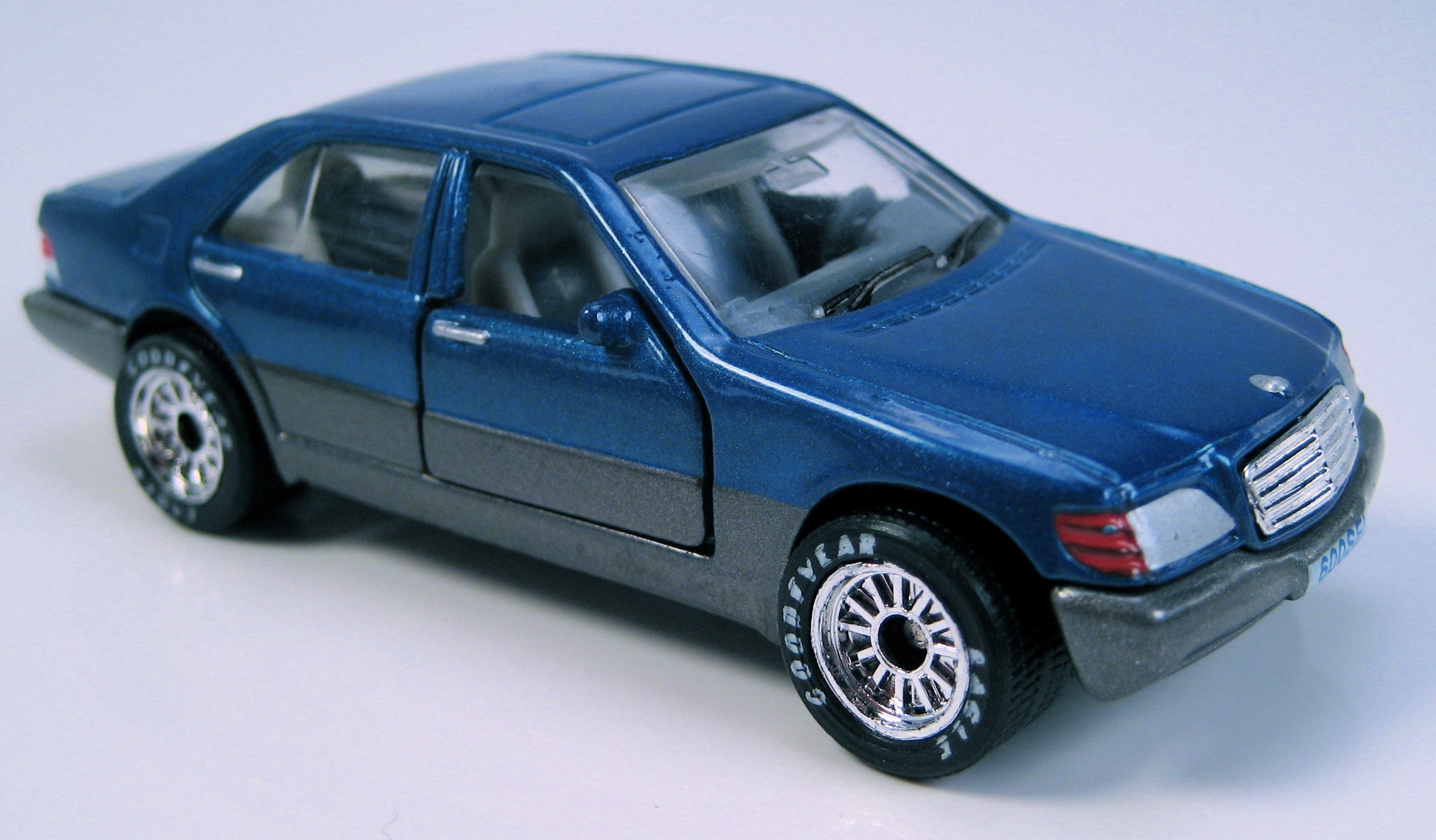 Mercedes-Benz 600 SEL ミニカー 1991年製 Mercedes-Benz 600 SEL ミニカー 1991年製 Amazon | 絶版