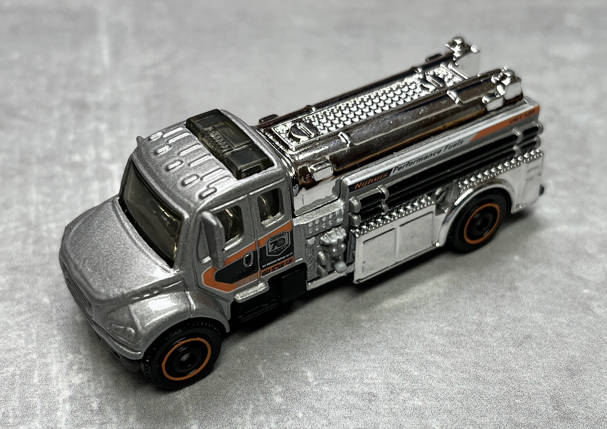 Freightliner Business Class M2 106 | Matchbox Cars Wiki | Fandom