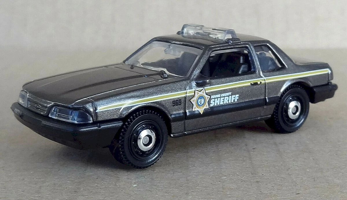 MATCHBOX 1993 FORD MUSTANG LX SSP(パトカー) Amazon.com: Matchbox '93 Ford Mustang LX SSP Police 2/12, Black