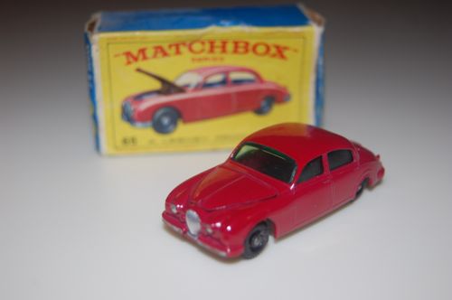 Matchbox restoration Jaguar 3.4 litre nr 65 B. Diecast car