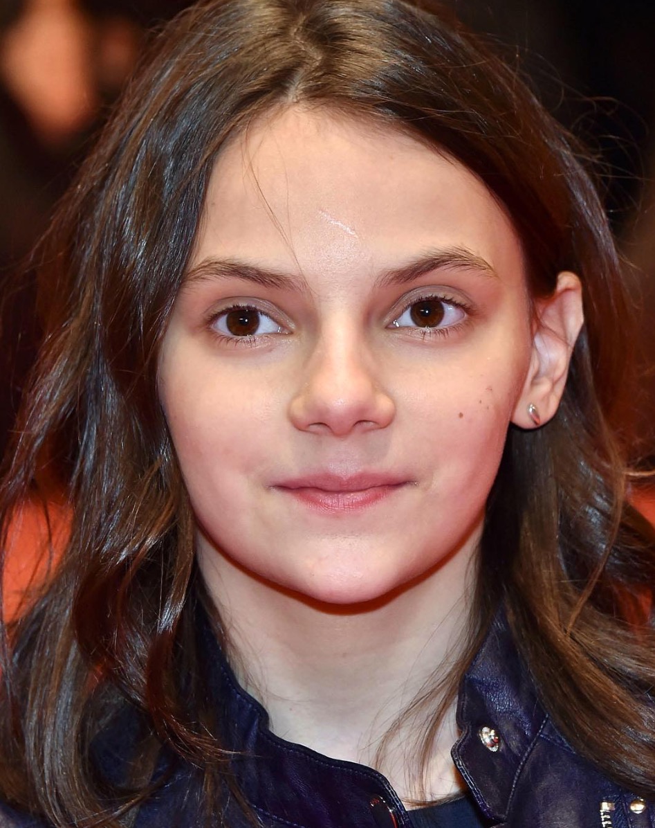 Дафни кин аколит. Дафни Кин. Dafne keen Логан. Дафни Кин фото.