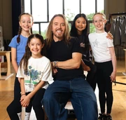 Olivia Ironmonger, Mollie Hutton, Sanna Kurihara and Madison Davis with Tim Minchin