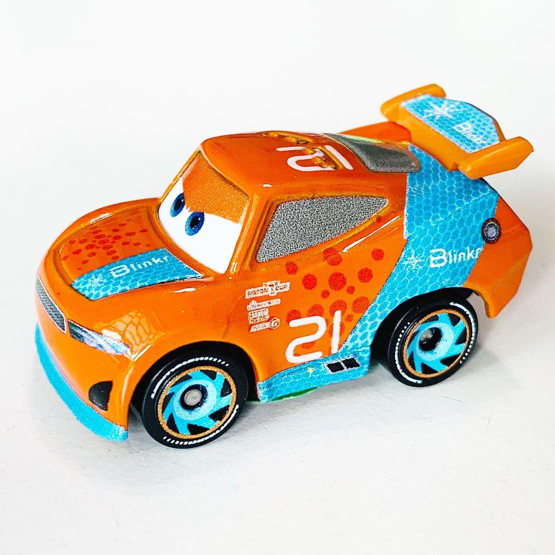 DISNEY PIXAR CARS MINI RACERS RYAN INSIDE LANEY 2022 BOX #31 FREE SHIP $15+