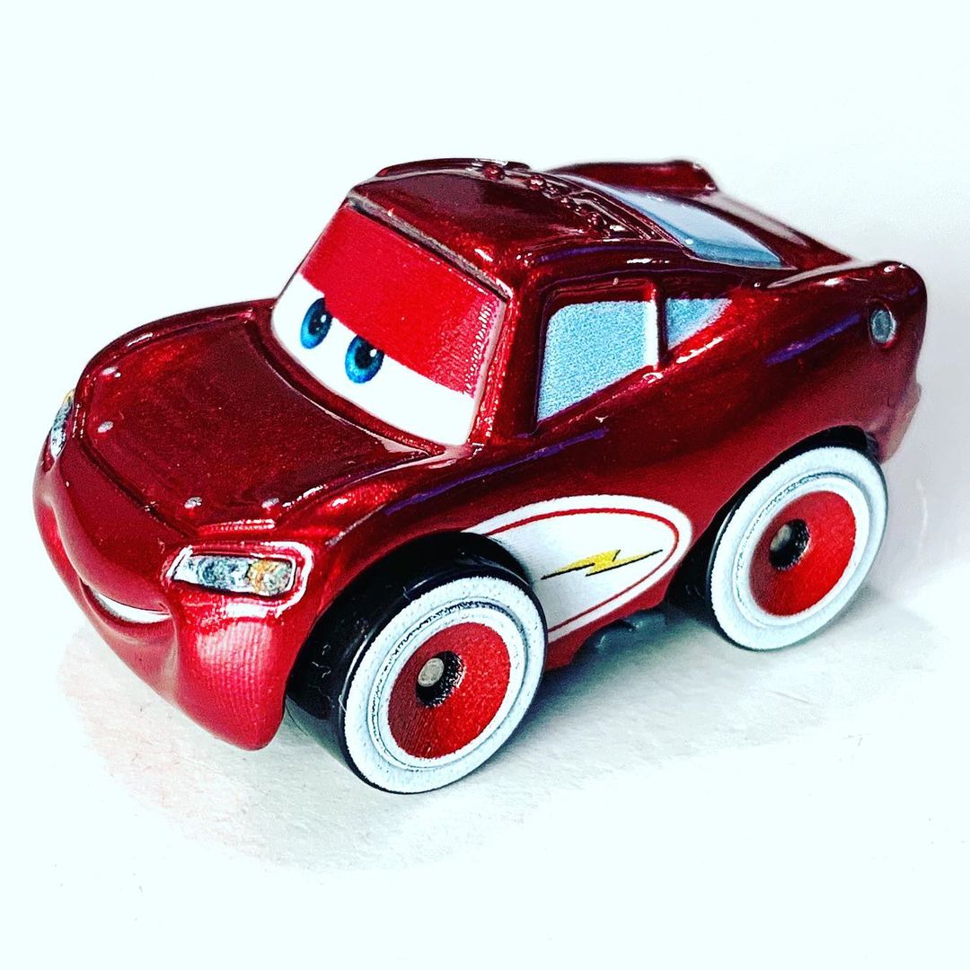 Mini Racers Cruisin' Lightning McQueen | Pixar Cars Die