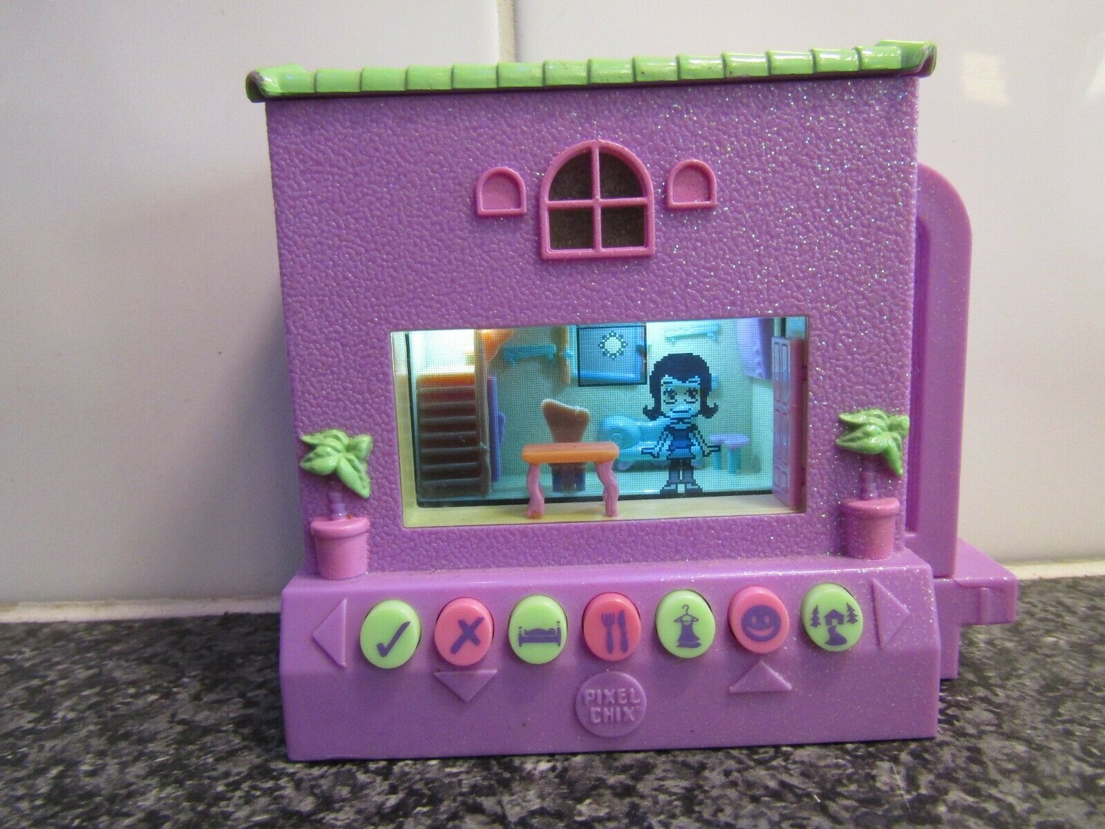 Pixel Chix House K3561 Mattel 2006 2-D Girl in 3-D World Figure