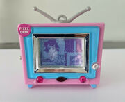 Pixel-Chix-TV-Fashion-Network-Codllectible-launched-by