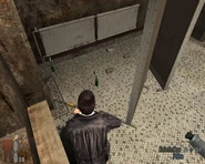 En este nivel es muy común encontrar varios items útiles tras los paneles.