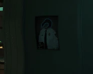 Oficial con cabeza de flamenco.