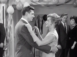 S3E19 - Class Reunion