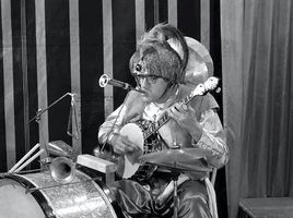 S5E32 Banjo Playing Deputy